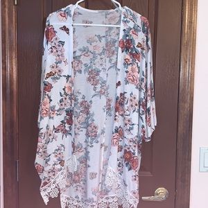 Charlotte Russe kimono / cardigan